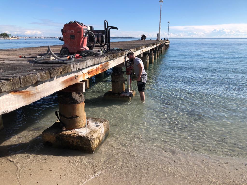 Ponton de la plage de Gazagnaire, Cannes